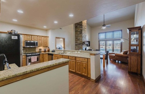 Pagosa Springs Condo | Luxury Condo, 3 King Beds, Convenient Location