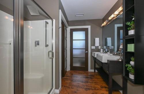 Elizabeth Park Valley Apartment | Luxury Condo in Akron Northside District