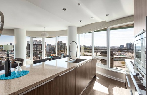 Southeast False Creek Condo | Luxury Condo With Wrap Around Balcony And Panoramic Views Of City And False Creek