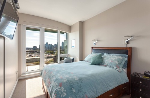 Southeast False Creek Condo | Luxury Condo With Wrap Around Balcony And Panoramic Views Of City And False Creek