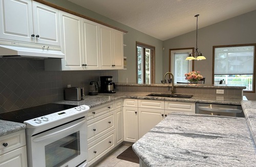 Arbour Lake House | Luxury Estate Bungalow in Lake Community
