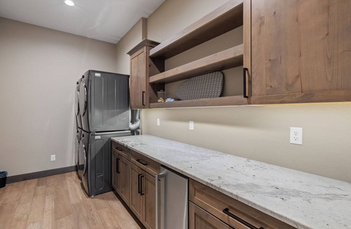 Sturgis House | Luxury Golf Course Retreat