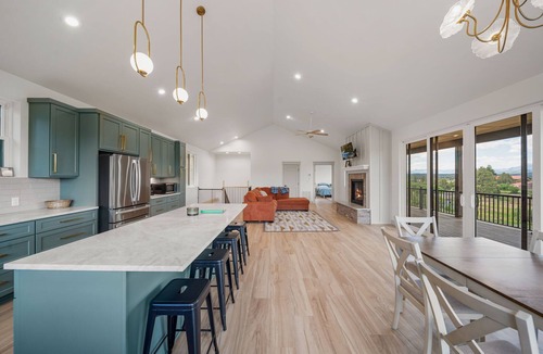 Pagosa Springs House | Luxury Home on 5 Acres/Unreal Views!/Hot Tub!
