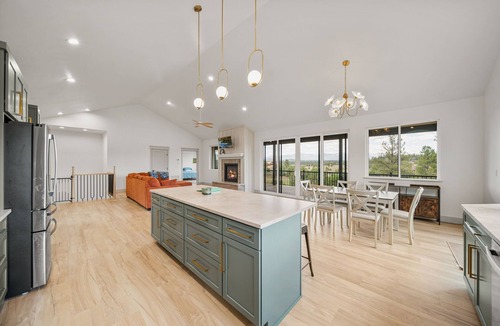 Pagosa Springs House | Luxury Home on 5 Acres/Unreal Views!/Hot Tub!