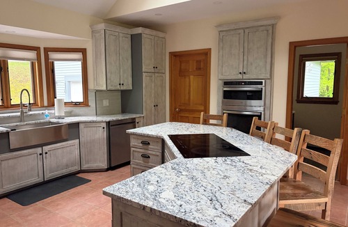 Lincoln House | Luxury Home On Loon Spectacular Mtn Views, walk to ski lodge, Pool/Spa included