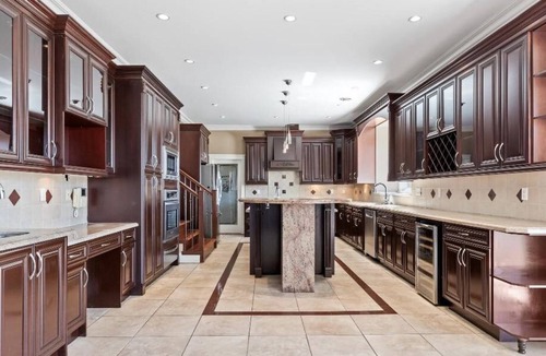Westwood Plateau House | Luxury home with stunning view over 6000 sq.ft. 6 bedrooms, 4.5 bath, 1 den.