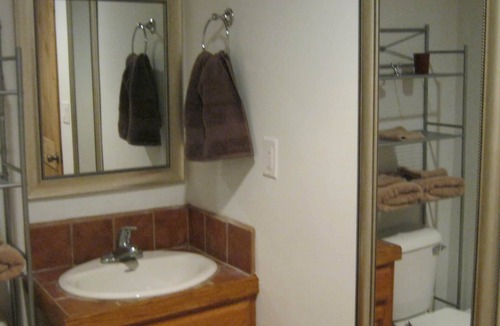 Taos House | LUXURY KIVA TOWN HOME SUITE 6 Minutes from Taos in the beautiful Taos Canyon.