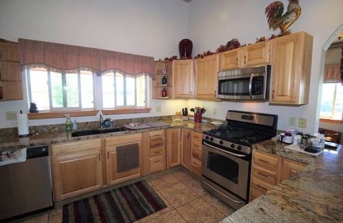 Pagosa Springs House | Luxury lakefront home w/hot tub