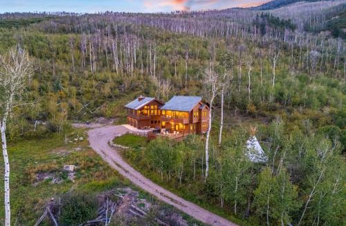 Glenwood Springs House | Luxury Modern Retreat: 40 Acres and Mountain Views
