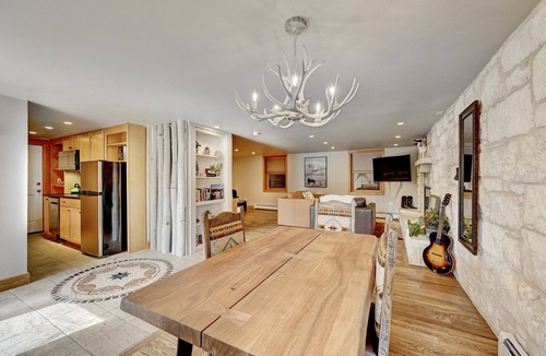 Kerr Gulch Apartment | Luxury Mountain Retreat near the lake & downtown!