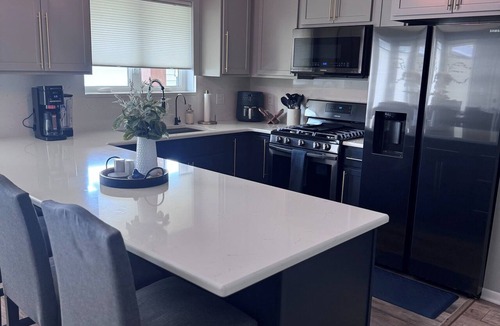 Canton House | Luxury North Canton Retreat, Sleeps 4, Jetted Soaking Tub