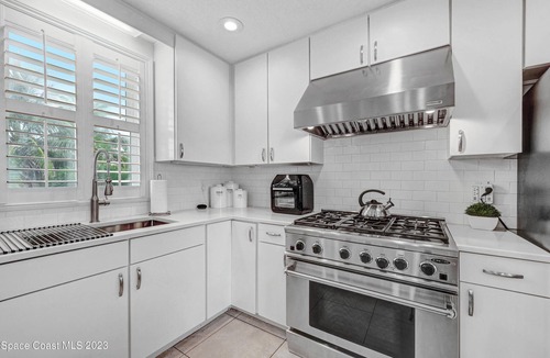 Sunnyland Beach House | Luxury Oceanfront Beach House - all bedrooms have spectacular views - Sleeps 6+