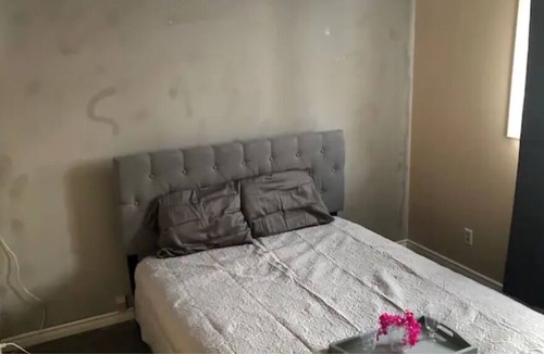 Whyte ave House | LUXURY Off Whyte 2 Bdrm Elegance & Convenience