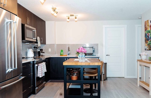 Cranston Apartment | Luxury One Bedroom Apartment