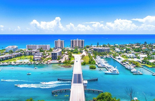 Palm Beach Gardens Apartment | Luxury, Private Suite in cool Palm Beach Gardens with WiFi, AC
