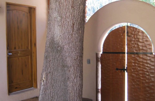 Taos House | LUXURY PUEBLO SUITE Cozy family styled home with a comfy loft