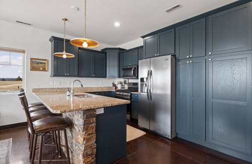 Colonial Pine Hills House | Luxury Ranch Stay - Horse and Cattle