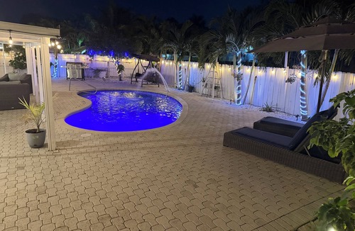 Margate House | Luxury Retreat with tropical vibes