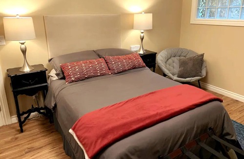 Surrey House | Luxury Rock & Roll Retreat