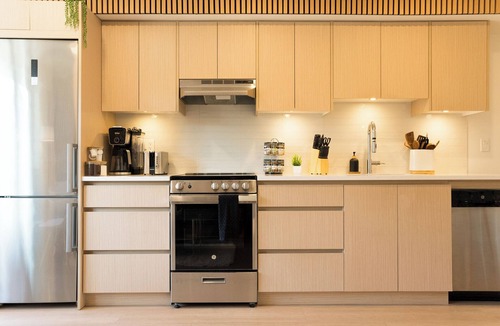 Lower Lonsdale House | Luxury Scandinavian Suite Retreat | Cozy and Bright | North Vancouver