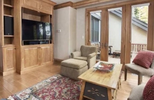 Snowmass Village House | Luxury ski-in ski-out 4 bedroom townhouse, private hot tub, outdoor BBQ grill