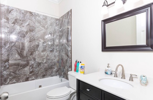 Dania Beach Villa | Luxury Spacious Private PoolVilla with Jacuzzi- 5 Min from the beach!