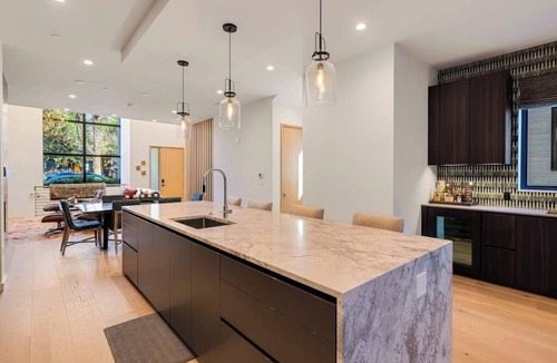 Jackson House | Luxury townhouse w/hot tub, great views & incredible location