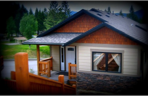 East Kootenay House | Luxury Walk Out House in Radium Hot Springs 5 Bedrooms