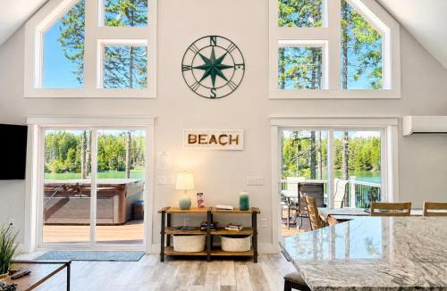 Steuben House | Luxury Waterfront Retreat with Hot Tub Near Acadia