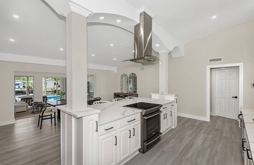 Snug Harbor House | Luxury Waterfront Retreat, Htd Pool, 5Min to Bch, Game Room, Hot tub, Pet