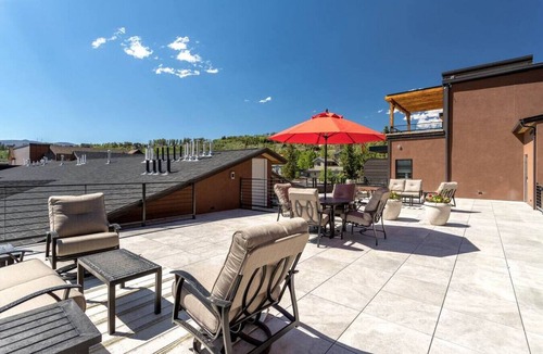 Grand Lake Apartment | Mad Moose Retreat: Gorgeous Condo by Grand Lake!