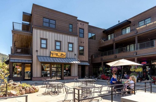 Grand Lake Apartment | Mad Moose Retreat: Gorgeous Condo by Grand Lake!