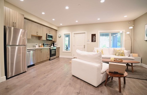 Squamish Bed & Breakfast | Magnificent Trails, Mountain Views in Squamish