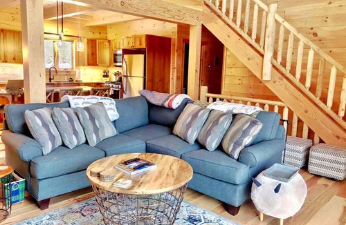 Bethlehem Cabin | Majestic New Hampshire Log Cabin Rental with Views of Cannon Mountain