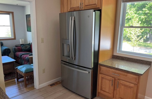 Malletts Bay House | Malletts Bay Beach Access, Hot Tub, Sleeps 7/4BR