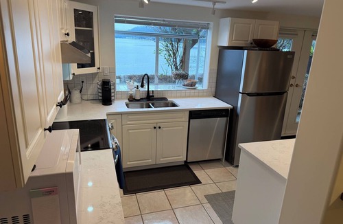 Maple Bay House | Maple Bay beachfront suite, just steps to your private beach patio