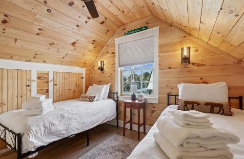 Eastern Vermont House | Maple Chalet