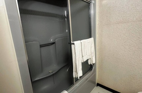 Maple Creek Hotel | Maple Creek Motor Inn