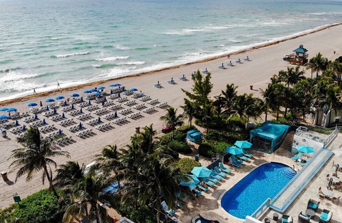 Sunny Isles Beach Resort | Marenas Two-Bedroom Oceanfront Apartment