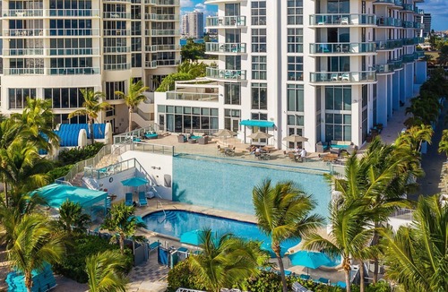 Sunny Isles Beach Resort | Marenas Two-Bedroom Oceanfront Apartment