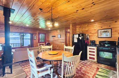 Rockwood Cabin | Margie (Tomhegan Direct Lake Access)