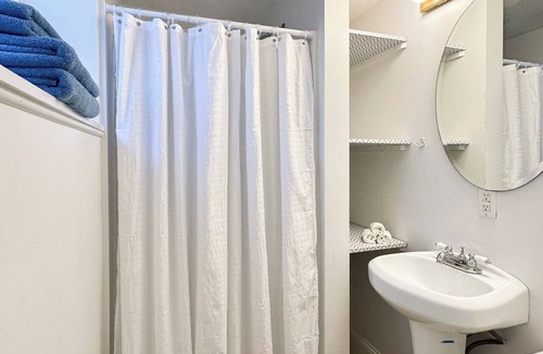 Orient Heights Apartment | Marvelous 1-bedroom studio East Boston