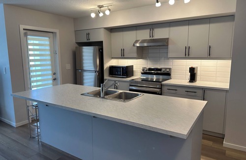 Airdrie House | Marvelous Newly Built Three-Level Townhome in Airdrie