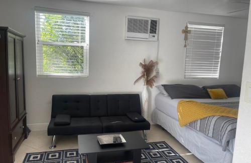 Miami Gardens House | Master King Suite by Hard rock stadium and casino
