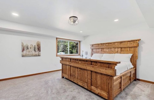 Colonial Pine Hills House | Max's Place