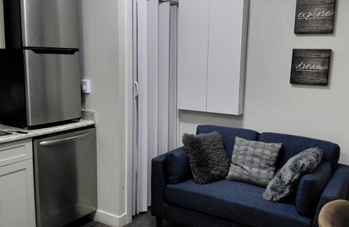 Saskatoon House | MegaVille: Serene, peaceful and relaxing apartment while working or on vacation.