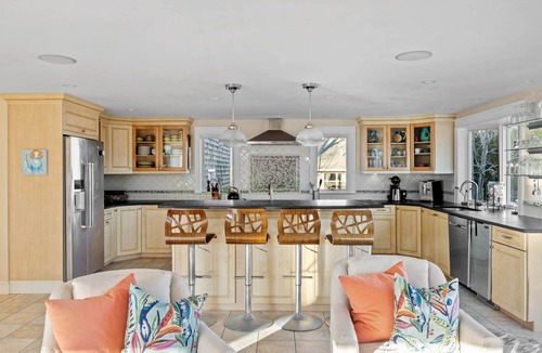 Biddeford Pool House | Mermaid House - A Sunny Seaside Escape