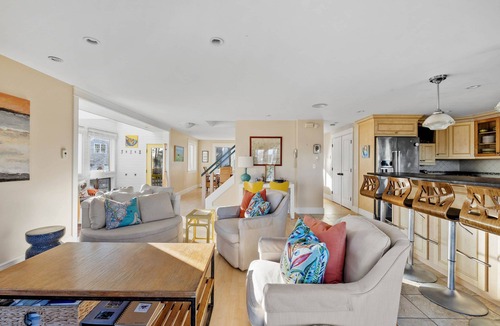 Biddeford Pool House | Mermaid House - A Sunny Seaside Escape