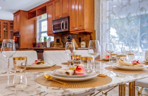 Bel Air House | "MIA Lauderdale-by-the-sea!" 5BD 2500 Sqft