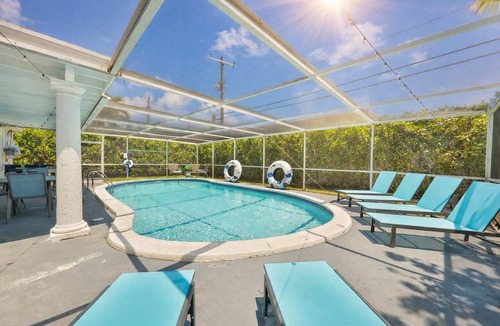 Ives Estates House | Miami Sign Villa Spacious Retreat with Pool
